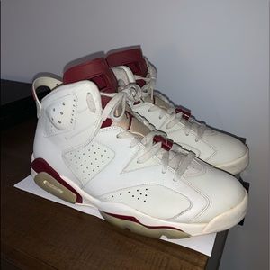 Jordan Maroon 6’s size 10.5
